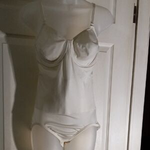 Nancy Ganz White Chemise Intimates Sleepwear Body Suit Sz.38C